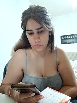 nahiarabiel33 online show from 11/07/25, 01:55