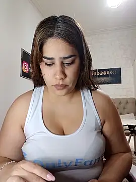 Snapshot of nahiarabiel33 chatting on 05/19/26, 07:53 nahiarabiel33 online show from 05/19/26, 07:53