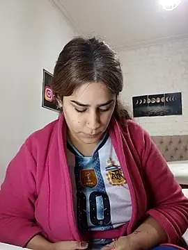 Snapshot of nahiarabiel33 chatting on 06/17/26, 06:09 nahiarabiel33 online show from 06/17/26, 06:09