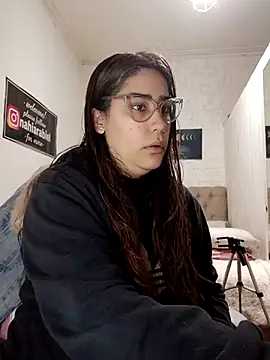 Snapshot of nahiarabiel33 chatting on 06/25/26, 07:29 nahiarabiel33 online show from 06/25/26, 07:29