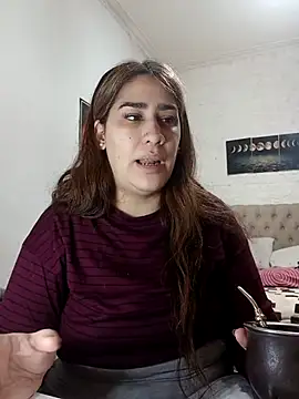 Snapshot of nahiarabiel33 chatting on 08/01/26, 07:35 nahiarabiel33 online show from 08/01/26, 07:35