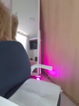 annie  20 online show from 04/09/26, 06:57