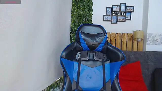 mila fortune online show from 11/08/25, 02:28