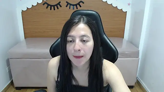 scarlett percy t online show from 11/22/25, 07:46