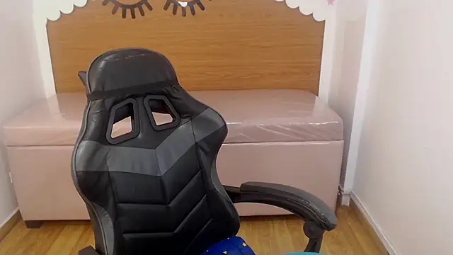 scarlett percy t online show from 02/23/26, 07:33