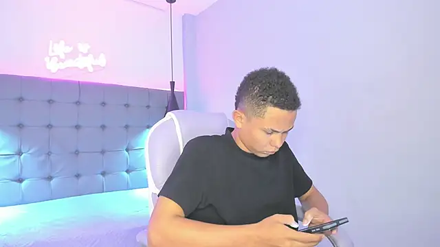 Liams18 online show from 11/21/25, 03:16