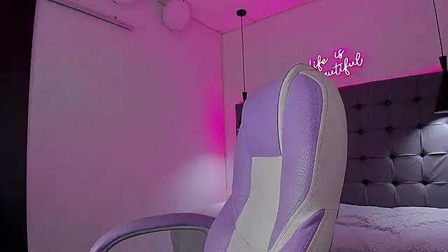 Liams18 online show from 11/28/25, 03:42