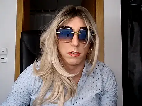 AgnesCross39 online show from 02/11/26, 12:37