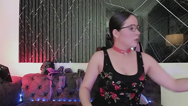 Snapshot of Obsidian_mistress chatting on 11/11/25, 06:19 Obsidian mistress online show from 11/11/25, 06:19