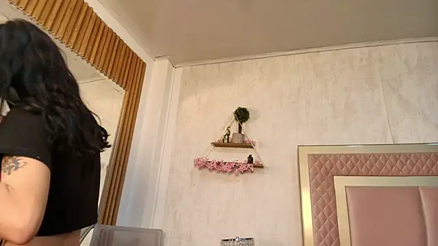 Snapshot of Madhison_5 chatting on 02/26/26, 12:04 Madhison 5 online show from 02/26/26, 12:04