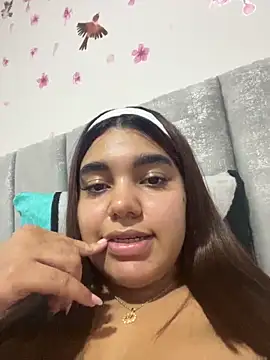 Snapshot of Anny_arango1 chatting on 05/11/26, 03:45 Anny arango1 online show from 05/11/26, 03:45