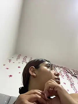 Snapshot of Anny_arango1 chatting on 07/21/26, 04:15 Anny arango1 online show from 07/21/26, 04:15