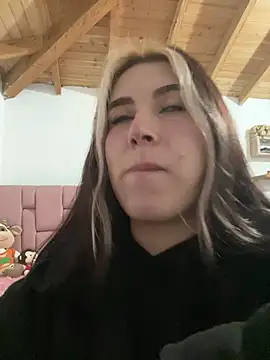 Snapshot of JimenaWhite chatting on 06/02/26, 03:19 JimenaWhite online show from 06/02/26, 03:19