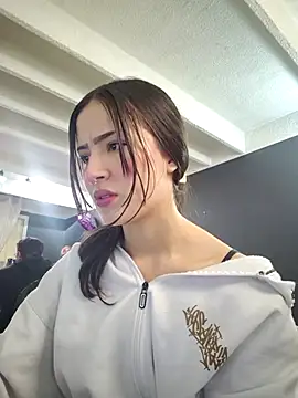 Celeste Moretti online show from 11/19/25, 01:44