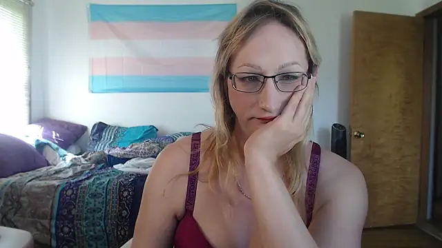 Savanah Banana  online show from 06/05/26, 08:14