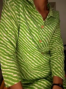 Isha kumari 69 online show from 04/22/26, 09:01