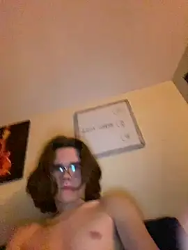 Snapshot of XxAdenxX chatting on 05/15/26, 02:51 XxAdenxX online show from 05/15/26, 02:51