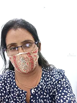 sanjana077 online show from 03/18/26, 07:28