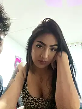 Snapshot of TinaNick chatting on 11/05/25, 10:32 TinaNick online show from 11/05/25, 10:32