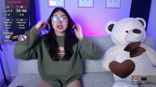 Mia Blair  online show from 11/11/25, 10:26