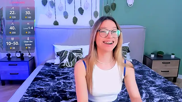 CindyMoriLove online show from 11/28/25, 02:42