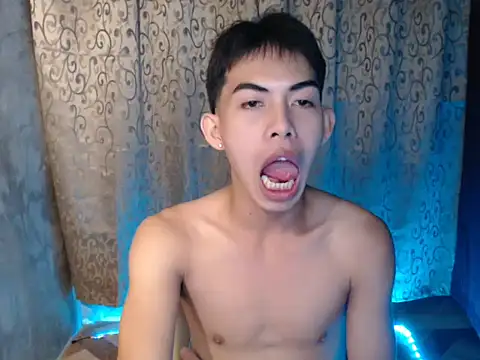 Urhotsilverboy online show from 11/23/25, 03:17