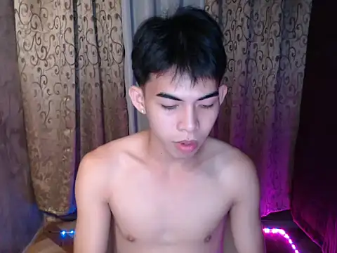 Urhotsilverboy online show from 12/05/25, 03:52