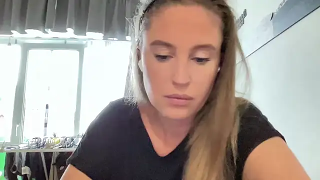 Ameli8 online show from 11/07/25, 12:49