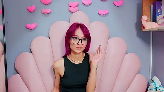 Snapshot of luci_miller chatting on 06/20/26, 03:53 luci miller online show from 06/20/26, 03:53