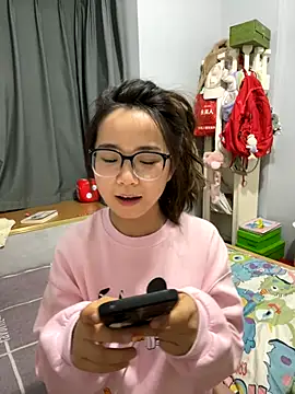 Hmm 0303 online show from 11/16/25, 02:33