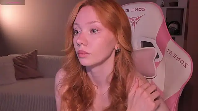Snapshot of Elisahsthetics chatting on 07/19/26, 07:50 Elisahsthetics online show from 07/19/26, 07:50