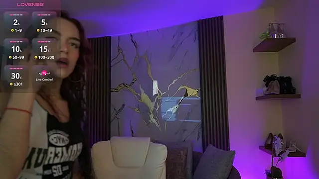 TessaaFox online show from 02/02/26, 12:04