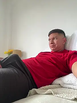 Maluma1995 online show from 04/20/26, 05:26