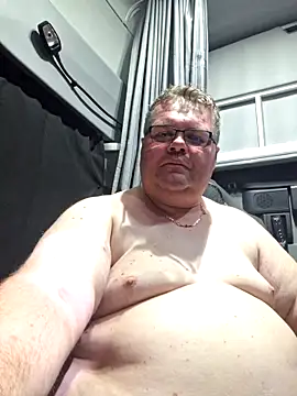 Snapshot of Grase44 chatting on 11/12/25, 09:25 Grase44 online show from 11/12/25, 09:25