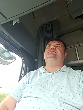 Snapshot of Grase44 chatting on 11/14/25, 02:38 Grase44 online show from 11/14/25, 02:38