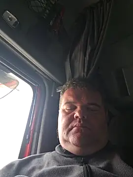 Snapshot of Grase44 chatting on 11/19/25, 02:39 Grase44 online show from 11/19/25, 02:39