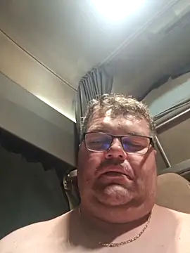 Snapshot of Grase44 chatting on 12/02/25, 10:05 Grase44 online show from 12/02/25, 10:05