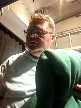 Snapshot of Grase44 chatting on 12/03/25, 06:06 Grase44 online show from 12/03/25, 06:06