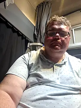 Snapshot of Grase44 chatting on 12/04/25, 12:25 Grase44 online show from 12/04/25, 12:25