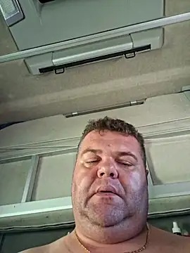 Snapshot of Grase44 chatting on 12/19/25, 03:19 Grase44 online show from 12/19/25, 03:19