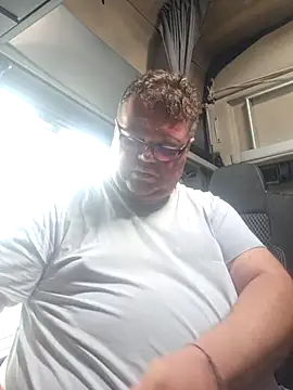 Snapshot of Grase44 chatting on 02/04/26, 01:28 Grase44 online show from 02/04/26, 01:28