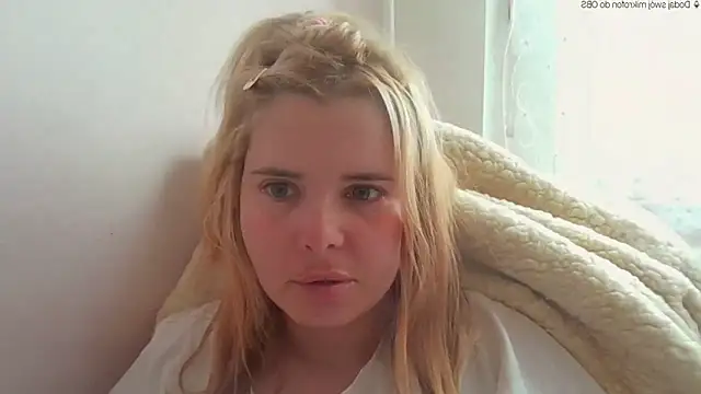 Snapshot of HornyElena chatting on 05/07/26, 10:31 HornyElena online show from 05/07/26, 10:31