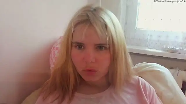Snapshot of HornyElena chatting on 05/10/26, 06:02 HornyElena online show from 05/10/26, 06:02