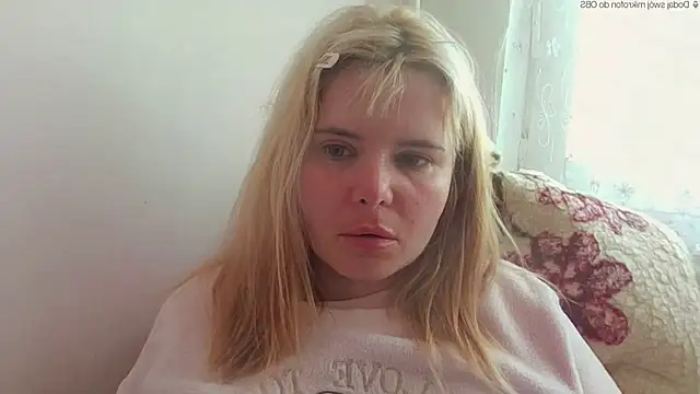 Snapshot of HornyElena chatting on 05/11/26, 03:07 HornyElena online show from 05/11/26, 03:07