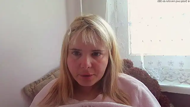 Snapshot of HornyElena chatting on 05/14/26, 10:55 HornyElena online show from 05/14/26, 10:55