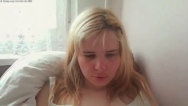 Snapshot of HornyElena chatting on 05/17/26, 04:14 HornyElena online show from 05/17/26, 04:14