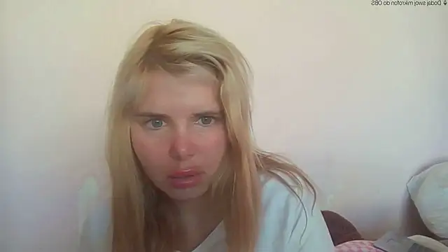 Snapshot of HornyElena chatting on 05/27/26, 03:31 HornyElena online show from 05/27/26, 03:31