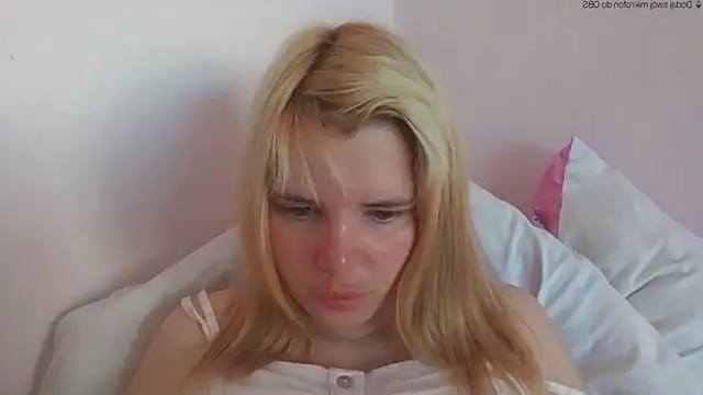 Snapshot of HornyElena chatting on 06/02/26, 02:52 HornyElena online show from 06/02/26, 02:52