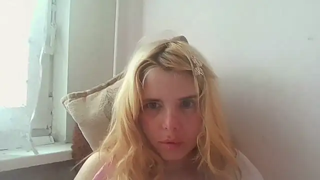 Snapshot of HornyElena chatting on 06/13/26, 01:09 HornyElena online show from 06/13/26, 01:09