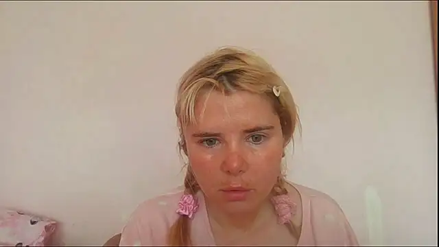 Snapshot of HornyElena chatting on 06/16/26, 08:17 HornyElena online show from 06/16/26, 08:17